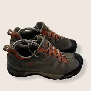 Keen Waterproof Hiking Shoes Size 8